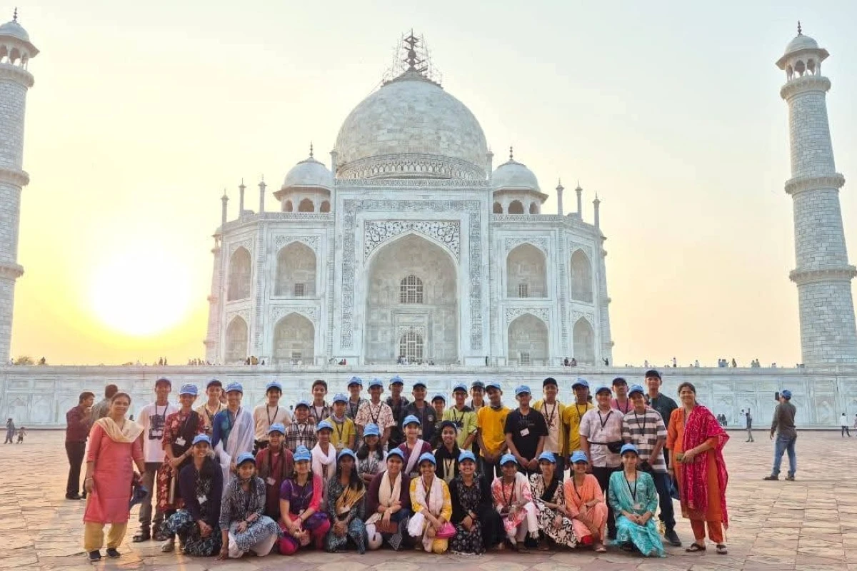 गोळवलकर गुरुजी विद्यालयाची दिल्ली–आग्रा–फतेहपूर सिक्री शैक्षणिक सहल 2025 