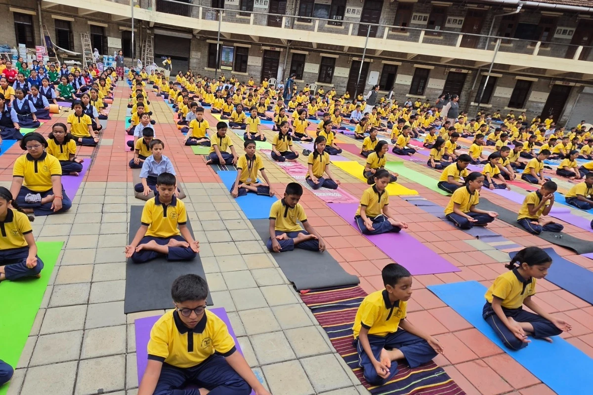 आंतरराष्ट्रीय योग दिन उत्साहात साजरा 